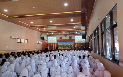 FORAKRA GOES TO 20 SCHOOL